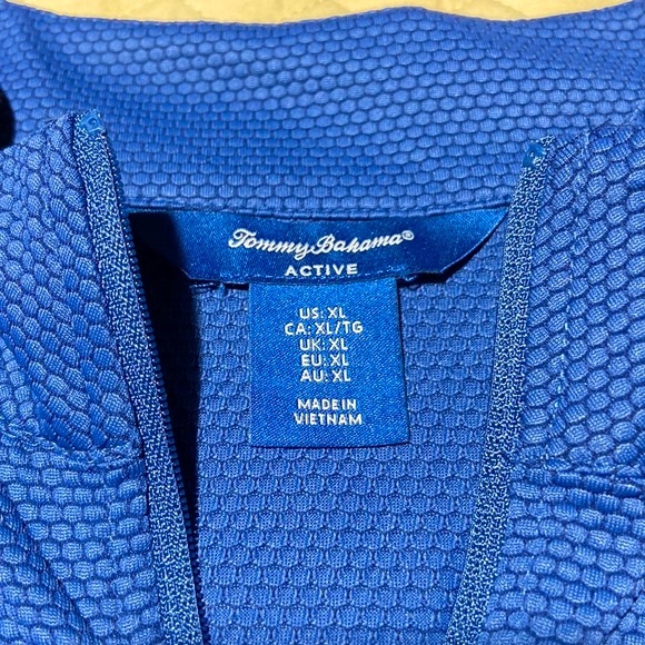 Tommy Bahama Active 1/4 Zip Top. Kangaroo Front Pocket. Like New. Blue. Large. - Picture 4 of 7